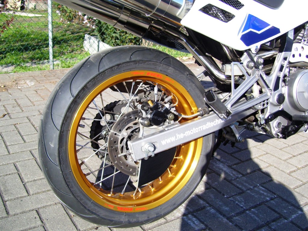 Honda Dominator NX650 Supermoto