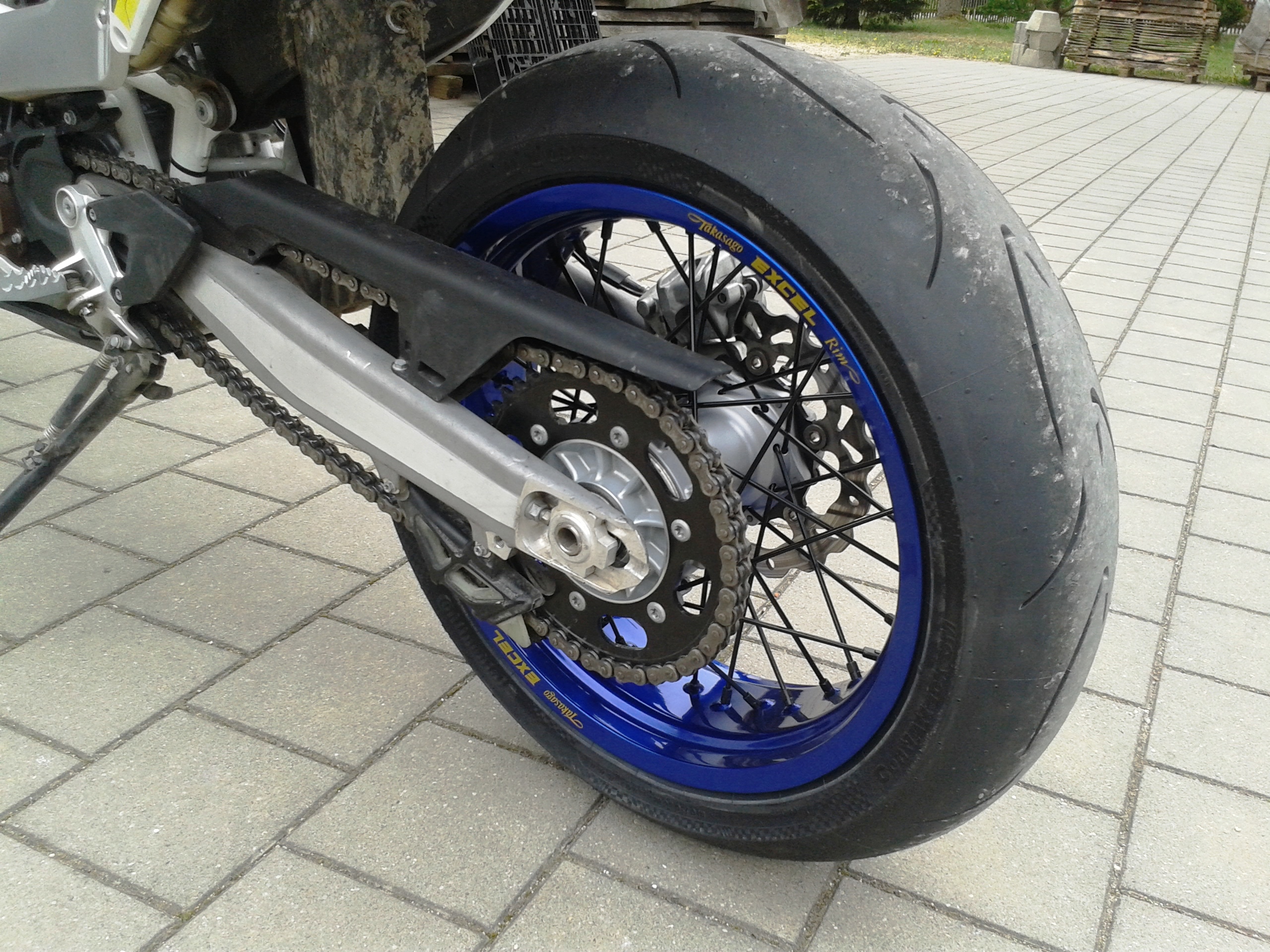 Blaue Supermoto Felgen