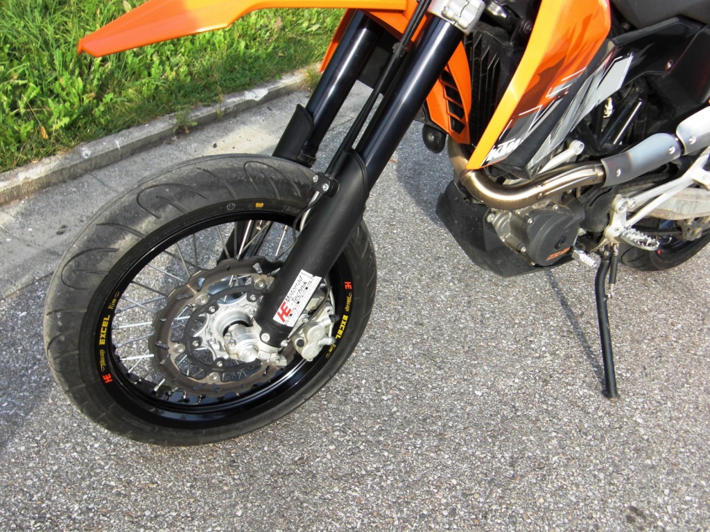 KTM 690R Supermoto