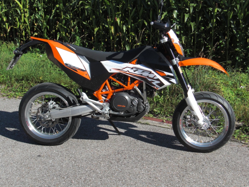 KTM 690R Supermoto