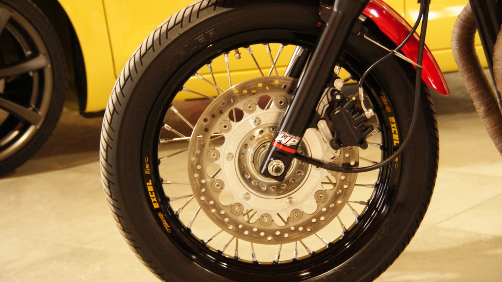 Triumph Thruxton oder Bonneville